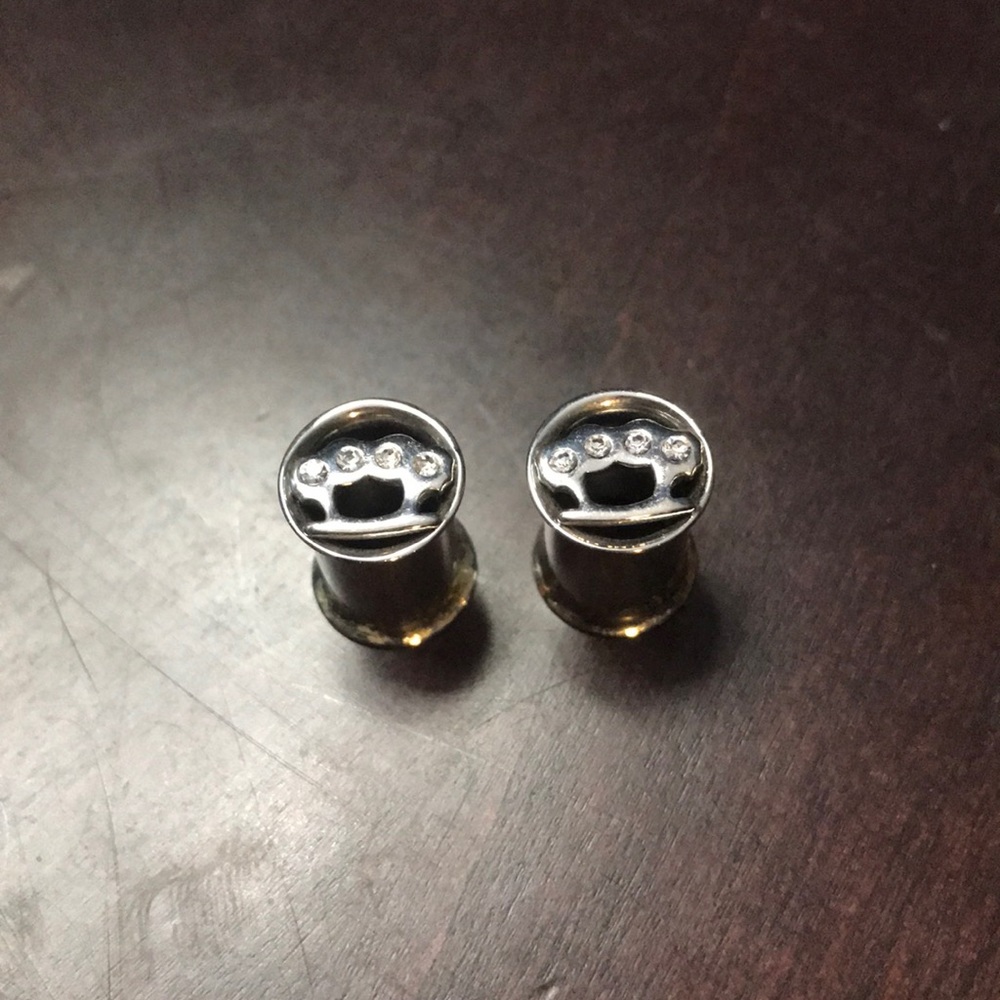 Nwot brass knuckle plugs